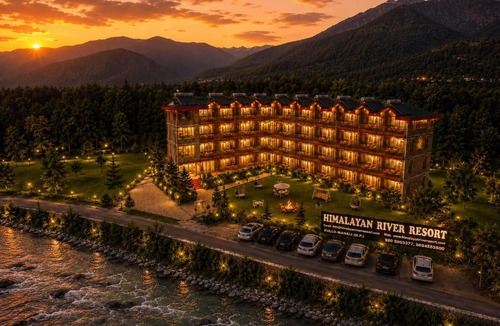 Manali Hotel | Himalayan River Resort, Manali #riverside #big private parking #scenic river & mountain view #open cafe #spacious room #big garden with campfire