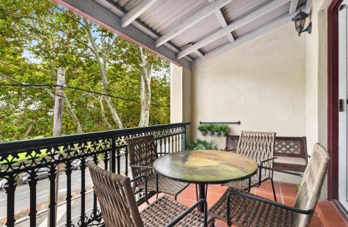 Erskineville Apartment | Hip Inner-City Living in Vibrant Erskineville