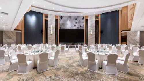 Chongqing Hotel | Holiday Inn Chongqing Guanyinqiao by IHG
