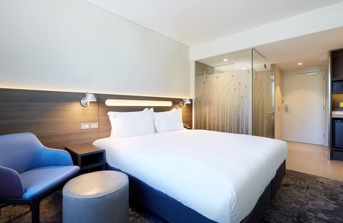 Macquarie Park Hotel | Holiday Inn Express Sydney Macquarie Park by IHG