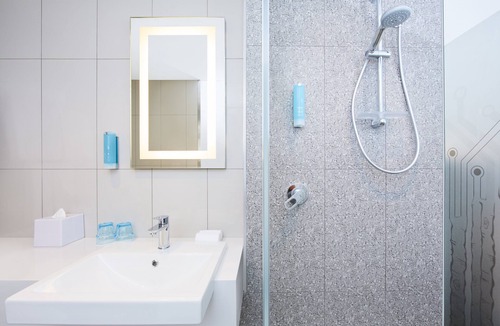 Macquarie Park Hotel | Holiday Inn Express Sydney Macquarie Park by IHG