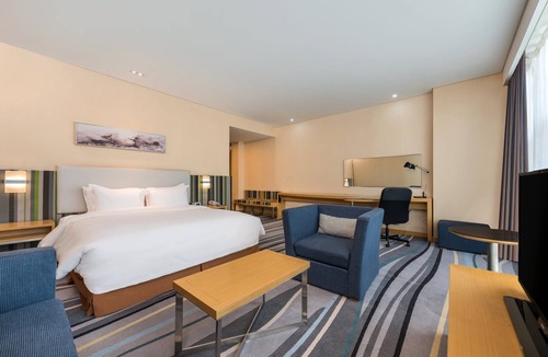 Jintai District Hotel | Holiday Inn Express Baoji City Centre by IHG