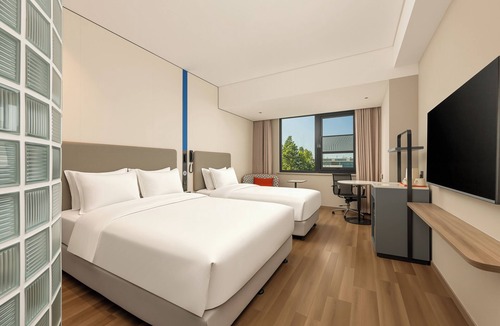 Chaoyang Hotel | Holiday Inn Express Beijing Airport Zone by IHG
