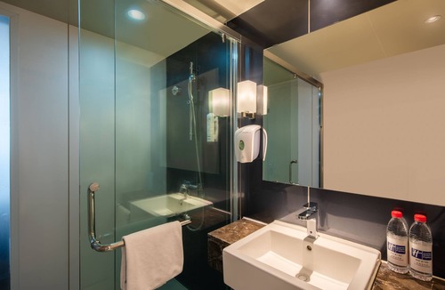 Songjianghe Hotel | Holiday Inn Express Changbaishan by IHG