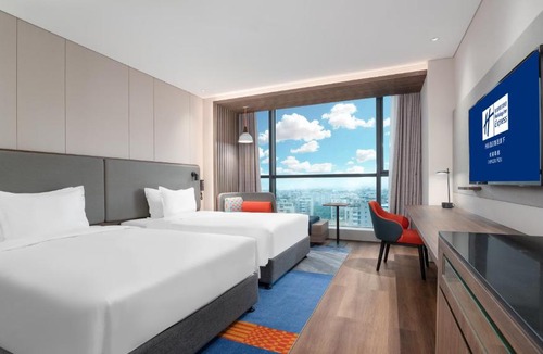 Chengdu Hotel | Holiday Inn Express Chengdu Pidu by IHG