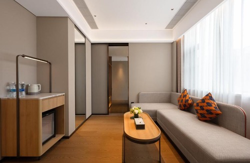 Wuhou Hotel | Holiday Inn Express Chengdu Huanhuaxi by IHG-Near Jinsha Site Musem,Near Wuhou Temple Museum,Welcome drinks,Free gym,Free self-service laundry