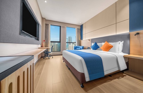 Yuzhong Qu Hotel | Holiday Inn Express Chongqing Guanyinqiao by IHG