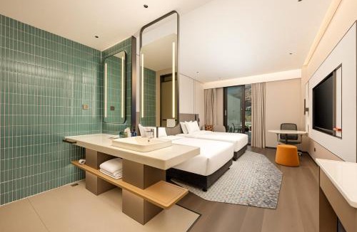 Ganzi County Hotel | Holiday Inn Express Luding by IHG