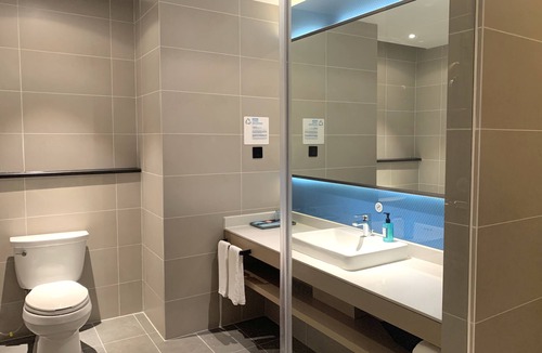 Dongguan City Center Hotel | Holiday inn Express Dongguan Shatian by IHG