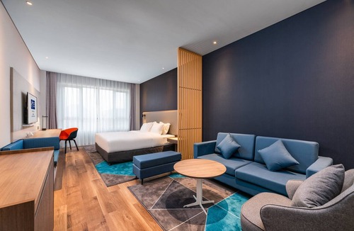 Jinhua Hotel | Holiday Inn Express Dongyang Hengdian by IHG
