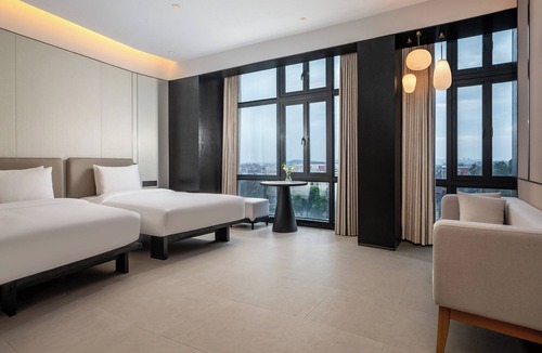 Huadu Hotel | Holiday Inn Express Guangzhou Baiyun Airport T2 by IHG