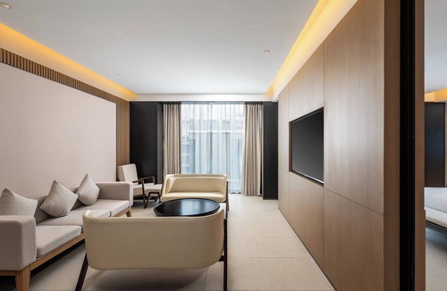 Huadu Hotel | Holiday Inn Express Guangzhou Baiyun Airport T2 by IHG