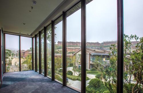 Qinglong County Hotel | Holiday Inn Express Guizhou Qinglong by IHG