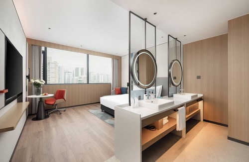Haikou Hotel | Holiday Inn Express Haikou World Trade Center by IHG