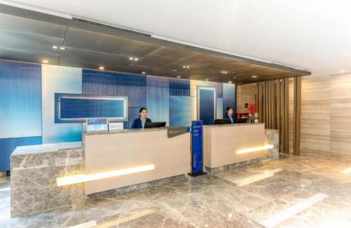Xihu Qu Hotel | Holiday Inn Express Hangzhou Huanglong