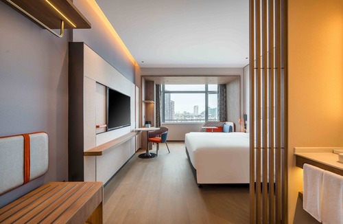 Pengjiang Hotel | Holiday Inn Express Jiangmen East Station by IHG