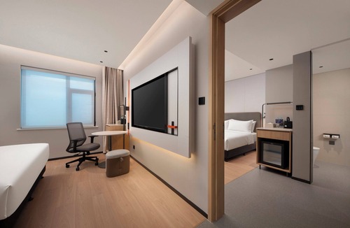 Lixia District Hotel | Holiday Inn Express Jinan Quancheng Square by IHG