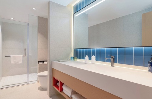Yiliang County Hotel | Holiday Inn Express Kunming Yiliang Center by IHG