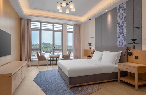 Panlong Hotel | Holiday Inn Express Kunming Horti Expo Garden by IHG