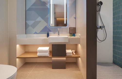 Xishan Hotel | Holiday Inn Express Kunming Dianchi Rixin Road By Ihg