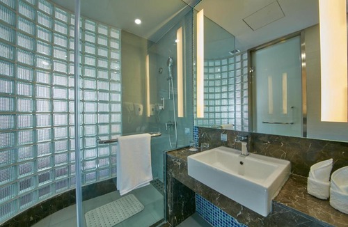 Shizhong District Hotel | Holiday Inn Express Leshan City Square by IHG - High Speed Rail and Leshan Giant Buddha