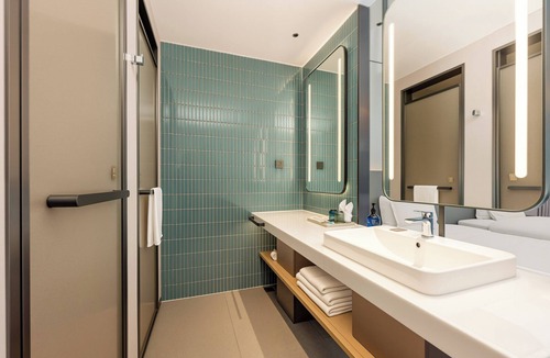 Ganzi County Hotel | Holiday Inn Express Luding by IHG