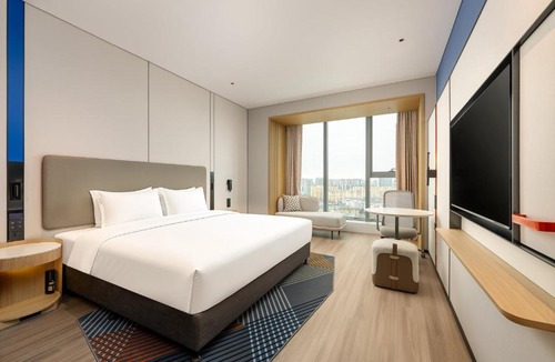 Haigang District Hotel | Holiday Inn Express Qinhuangdao Haigang by IHG