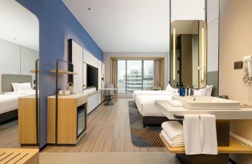 Haigang District Hotel | Holiday Inn Express Qinhuangdao Haigang by IHG