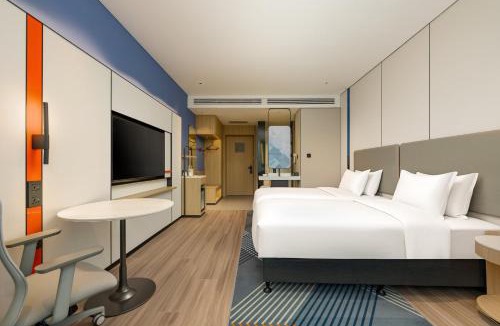 Haigang District Hotel | Holiday Inn Express Qinhuangdao Haigang by IHG