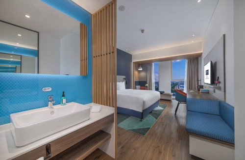 Chengyang Hotel | Holiday Inn Express Qingdao Chengyang Central by IHG