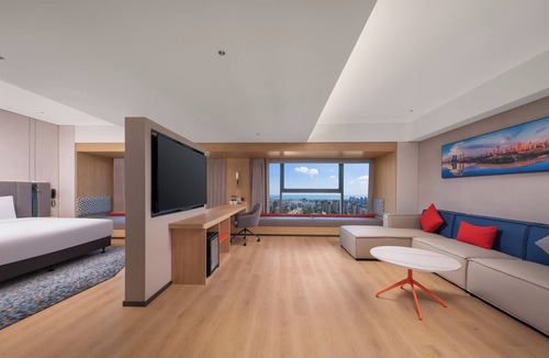 Donggang District Hotel | Holiday Inn Express Rizhao Oriental Colorful City by IHG
