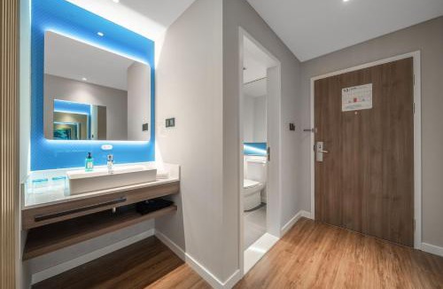 Weihai Hotel | Holiday Inn Express Rongcheng Science and Technology Park
