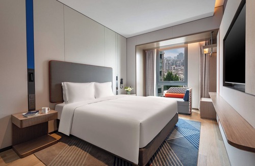 Putuo Hotel | Holiday Inn Express Shanghai Changfeng Park by IHG