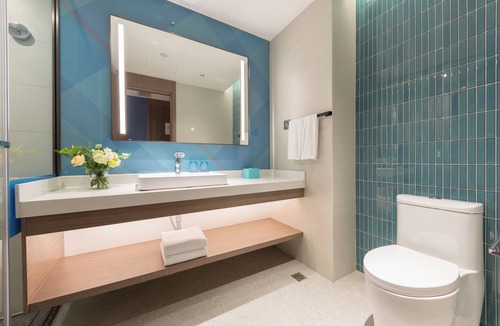 Putuo Hotel | Holiday Inn Express Shanghai Changfeng Park by IHG