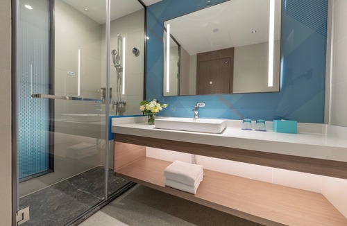 Putuo Hotel | Holiday Inn Express Shanghai Changfeng Park by IHG