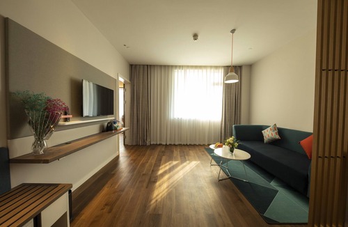 Jiading Hotel | Holiday Inn Express Shanghai Jiading New City by IHG