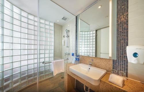 Jiading Hotel | Holiday Inn Express Shanghai Jiading Industry Park by IHG