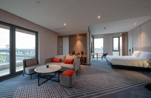 Minhang Hotel | Holiday Inn Express Shanghai Pujiang by IHG