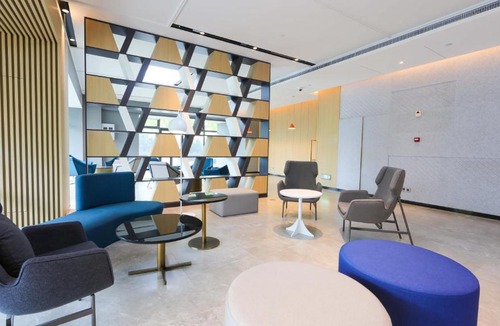 Pudong Hotel | Holiday Inn Express Shanghai Pudong Airport by IHG