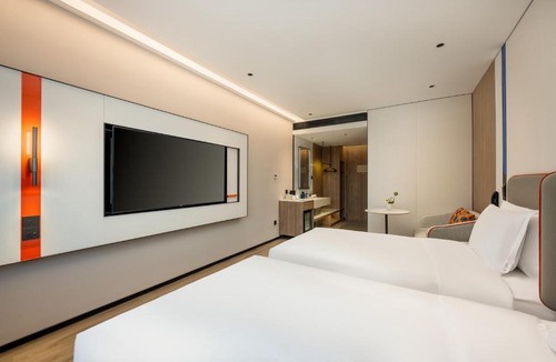 Yangpu Hotel | Holiday Inn Express Shanghai North Bund by IHG