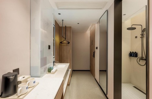 Yangpu Hotel | Holiday Inn Express Shanghai North Bund by IHG