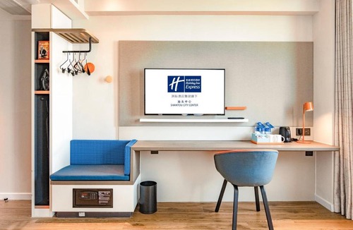 Longhu Qu Hotel | Holiday Inn Express Shantou City Center by IHG