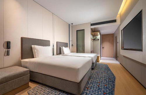 Luohu Hotel | Holiday Inn Express Shenzhen Sports Center by IHG