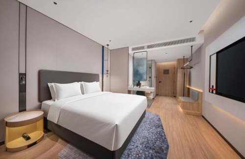 Longgang Hotel | Holiday Inn Express Shenzhen Baolong Metro Station by IHG