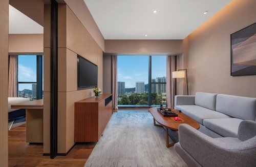 Longhua District Hotel | Holiday Inn Express Shenzhen Longhua by IHG