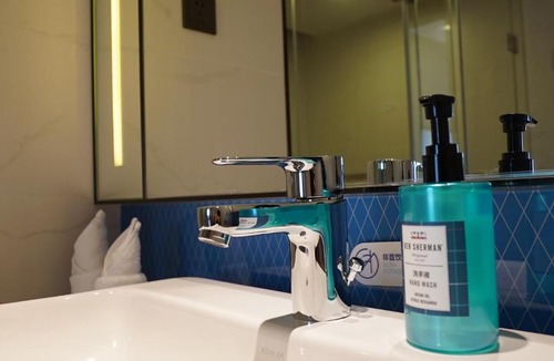 Luohu Hotel | Holiday Inn Express Shenzhen Dongmen by IHG