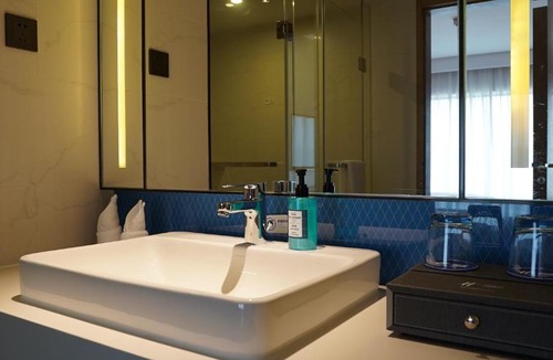 Luohu Hotel | Holiday Inn Express Shenzhen Dongmen by IHG