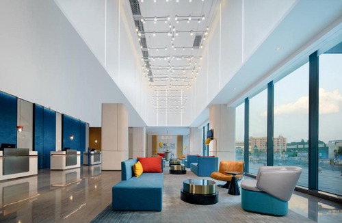 Longhua District Hotel | Holiday Inn Express Shenzhen Longhua by IHG