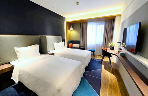 Yuquan Hotel | Holiday Inn Express Tianshui City Center, an IHG Hotel