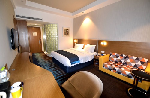 Weihai Hotel | Holiday Inn Express-Weihai Economic Zone by IHG